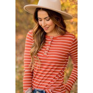 Womens Hailey & Co Thermal Waffle Knit Rust Button Detail Striped Top - Sz S